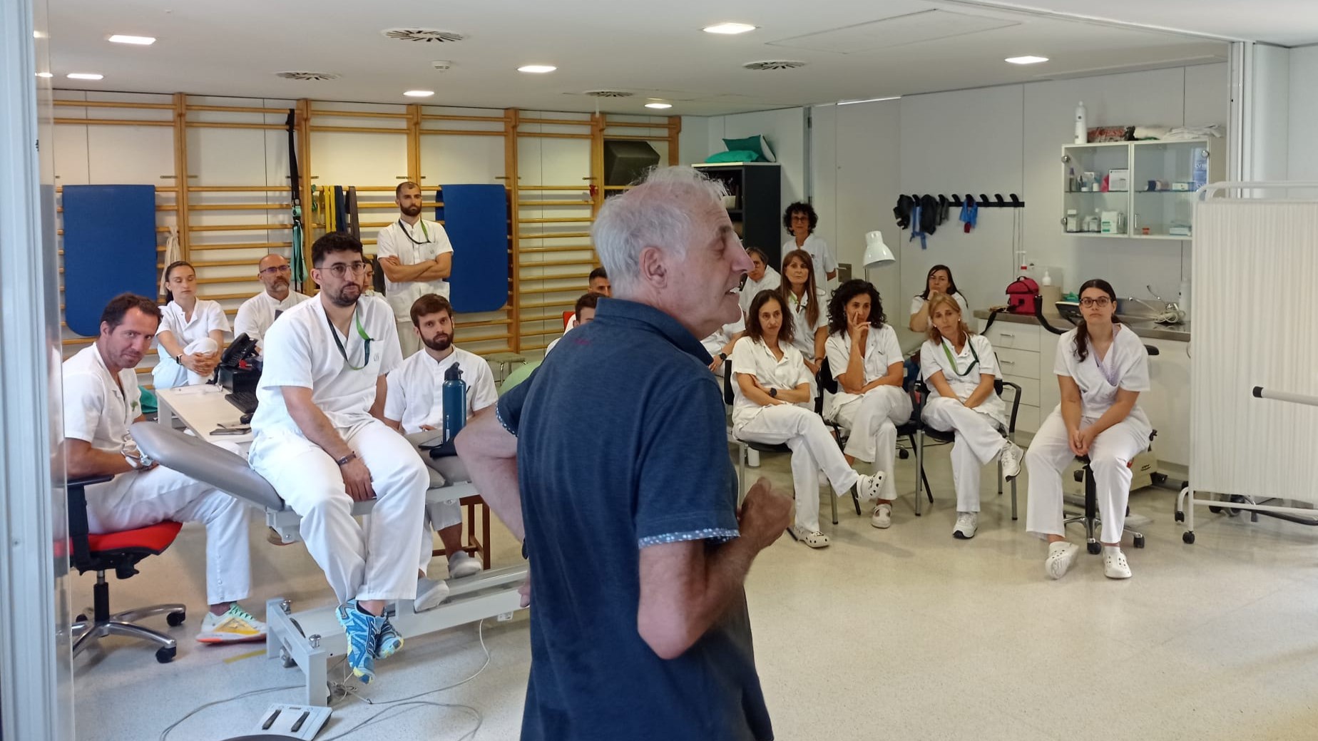 Dr. Miquel Falguera presenta Cooper Malawi dins del programa Fisioteràpia sense fronteres. Cooperació sanitària a Malawi